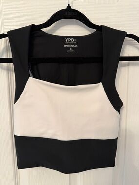 SculptLUX Black and White Colorblock Crop Top